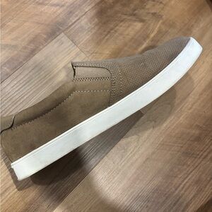 Women’s tan Dr scholls slip on size 9.5